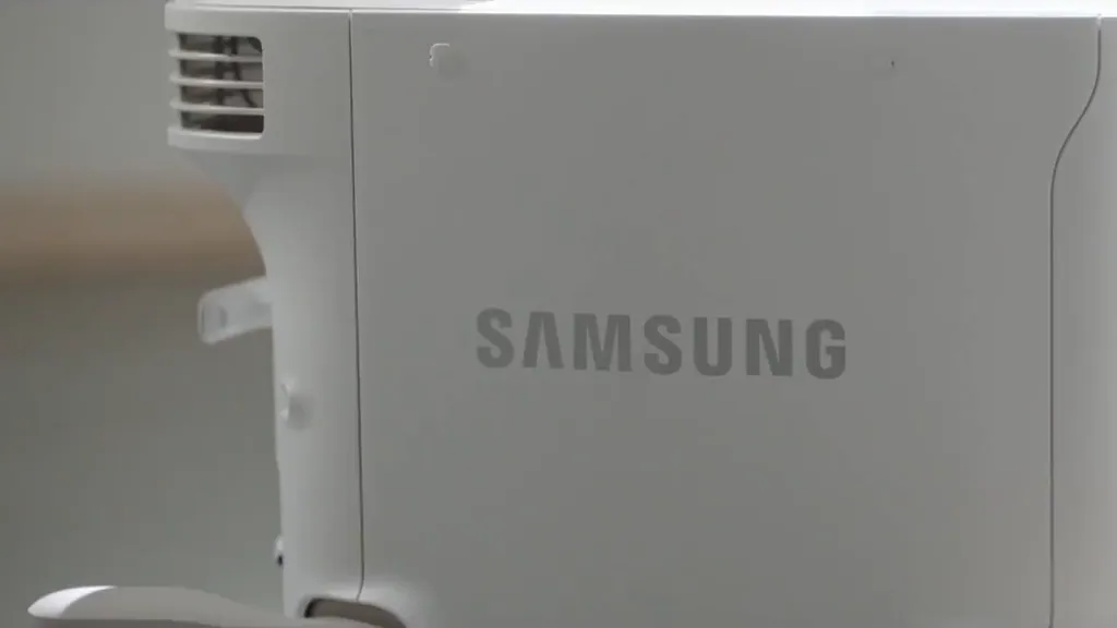 Logo da Samsung na lateral do equipamento